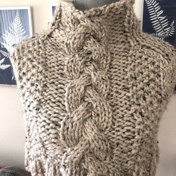 Bohemian Chunky Knit Poncho Tweedy Oatmeal Wool Blend Capelet Aran Braided Cable - Picture 3 of 9